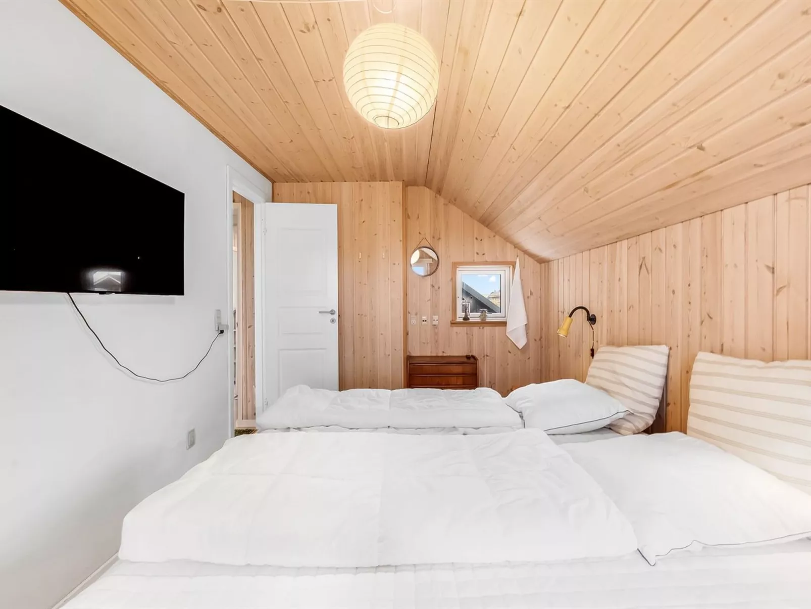 "Fannie" - 200m from the sea-Inside