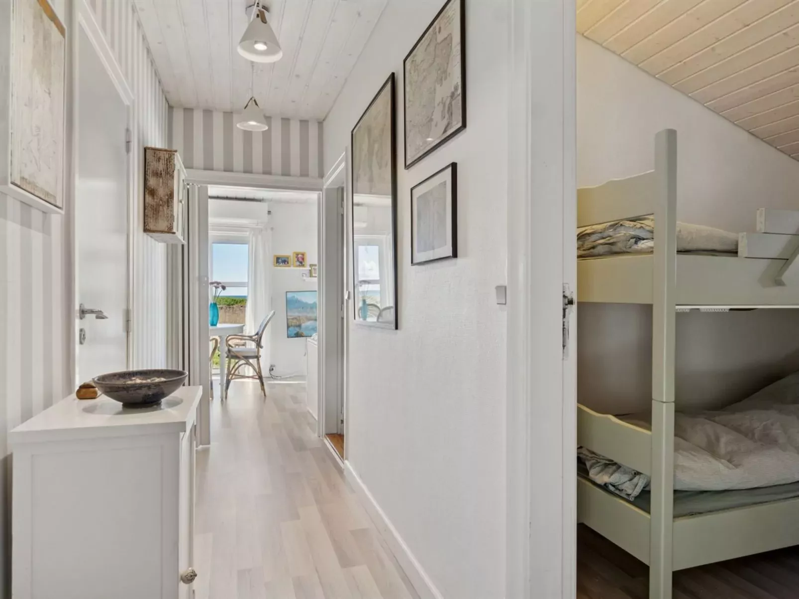 "Hening" - 50m from the sea-Dedans