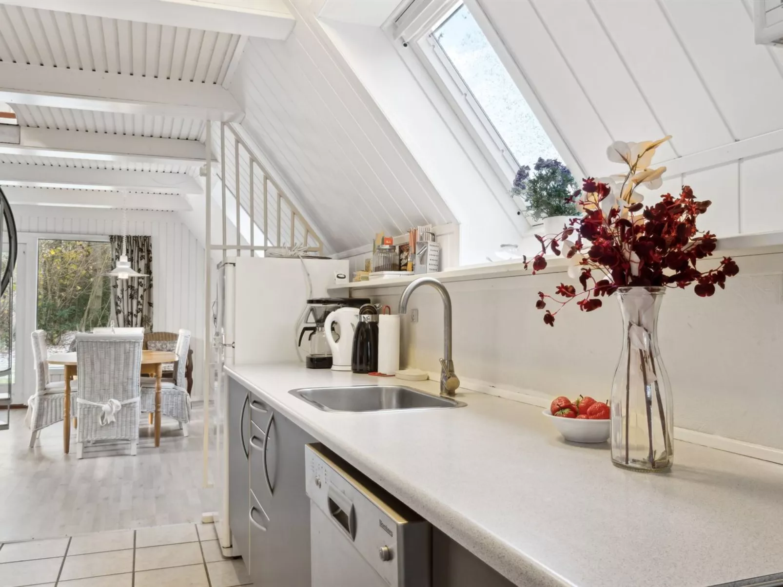 "Maikel" - 1km from the sea-Inside