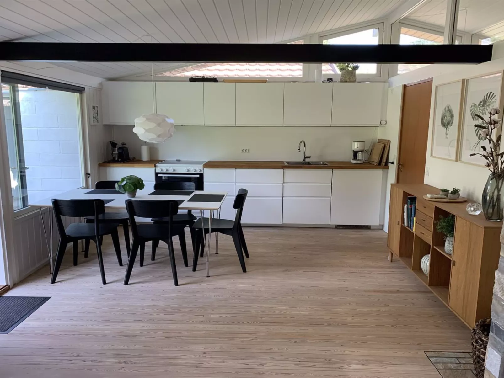"Gunnil" - 1km from the sea-Inside