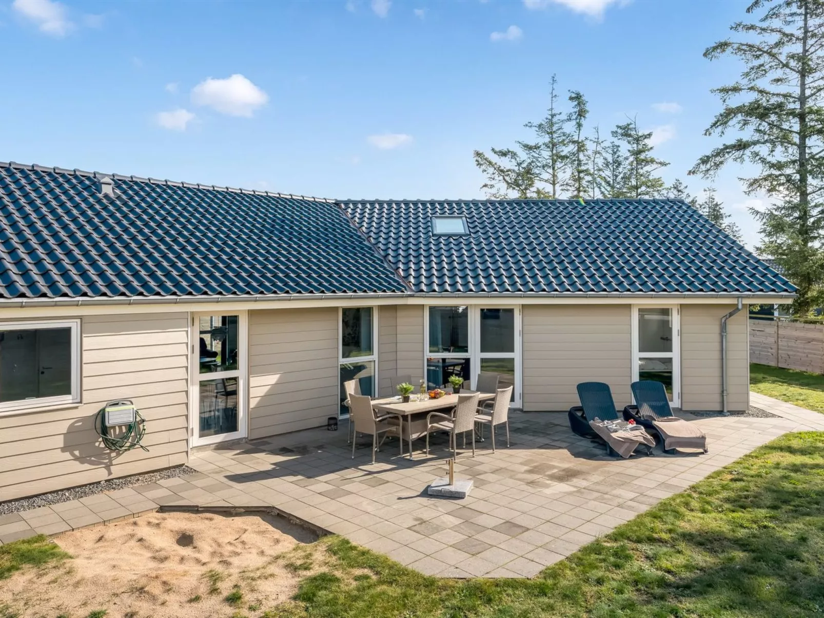 "Elektra" - 450m from the sea-Draußen