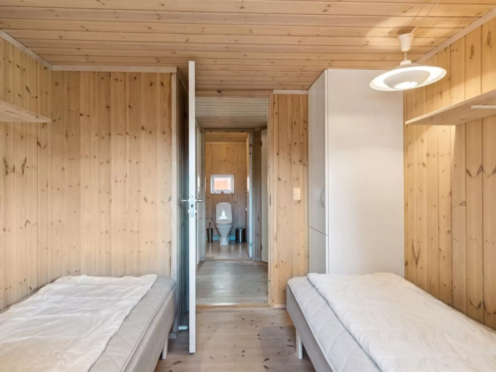 "Skyler" - 325m from the sea-Inside