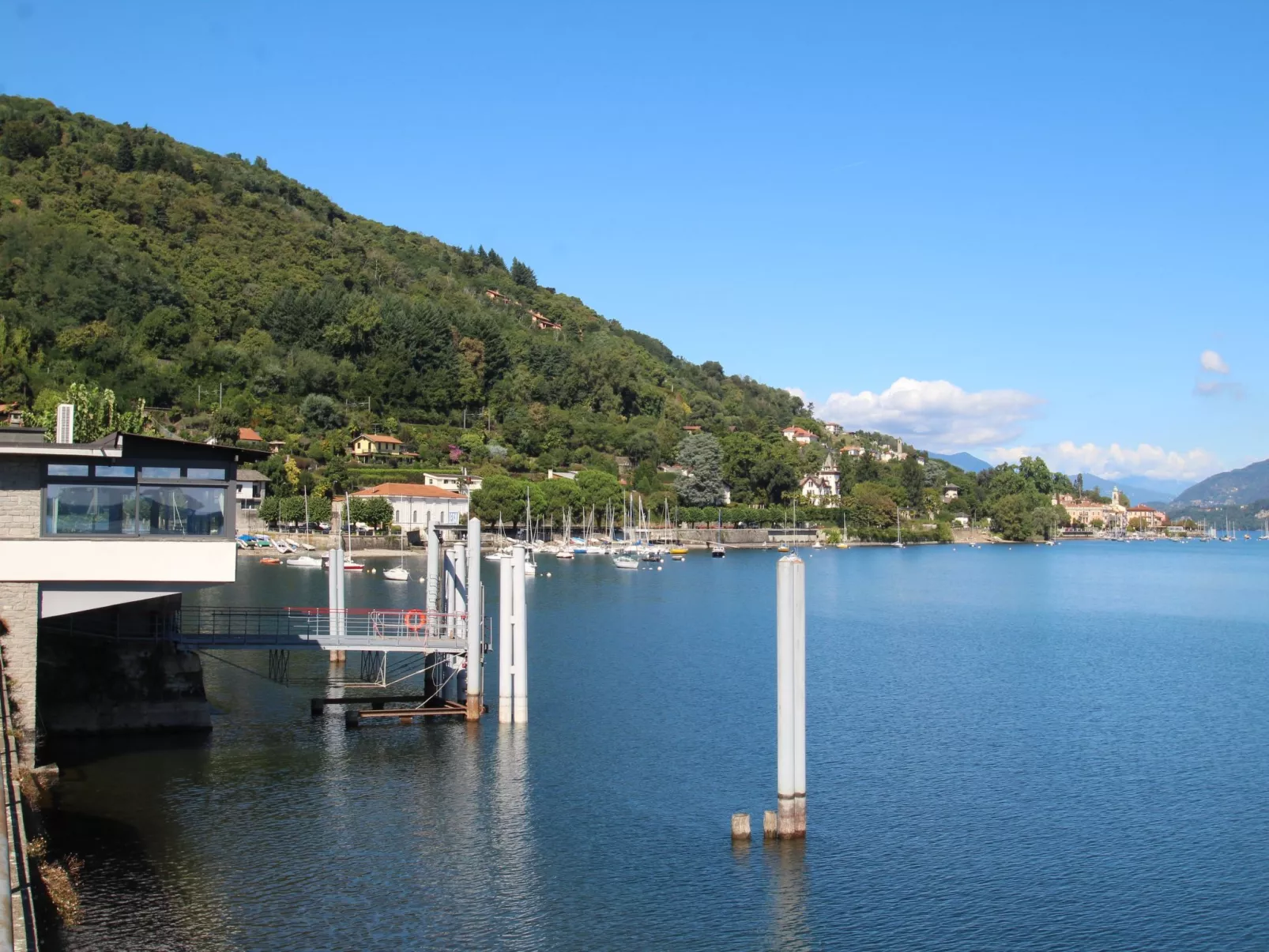 By the lake-Area