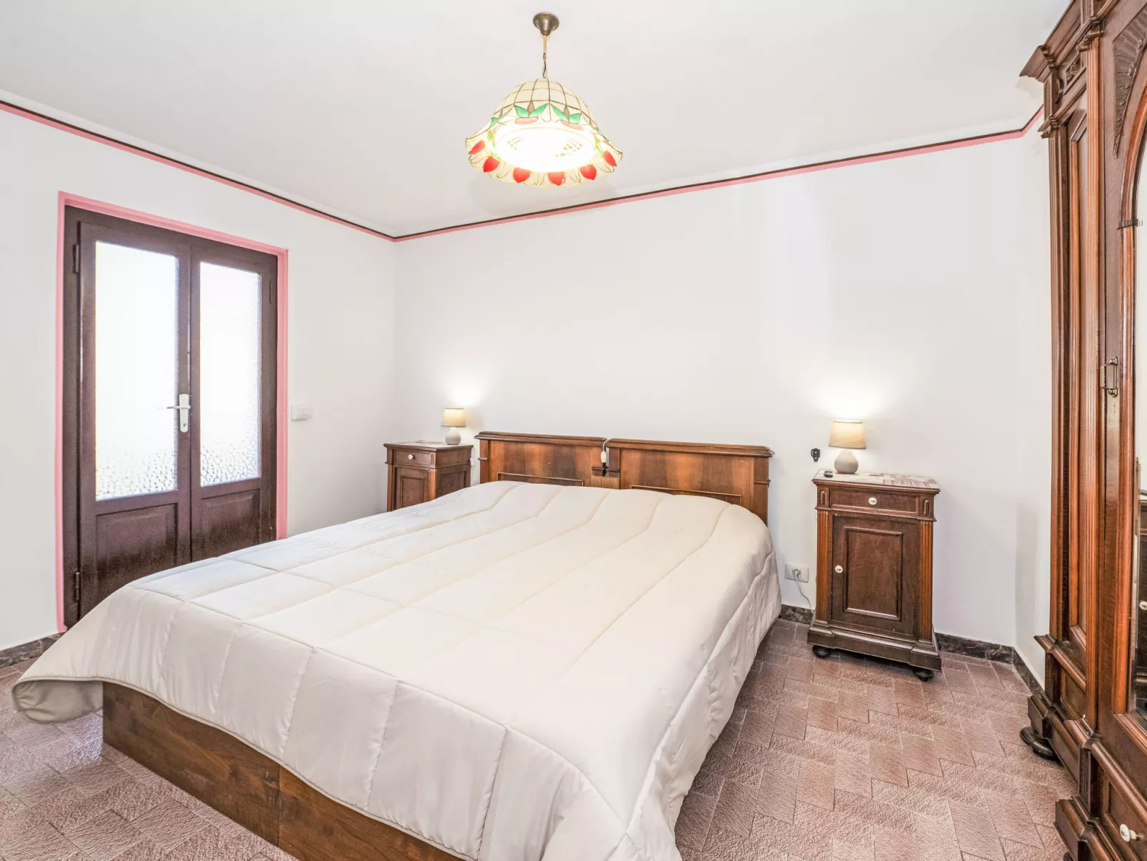 Ines - 10089173
