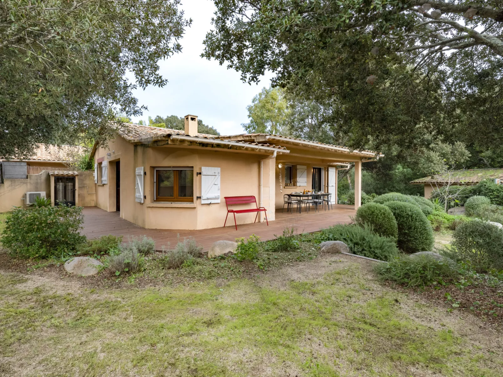 Villa Les Chênes-Outside