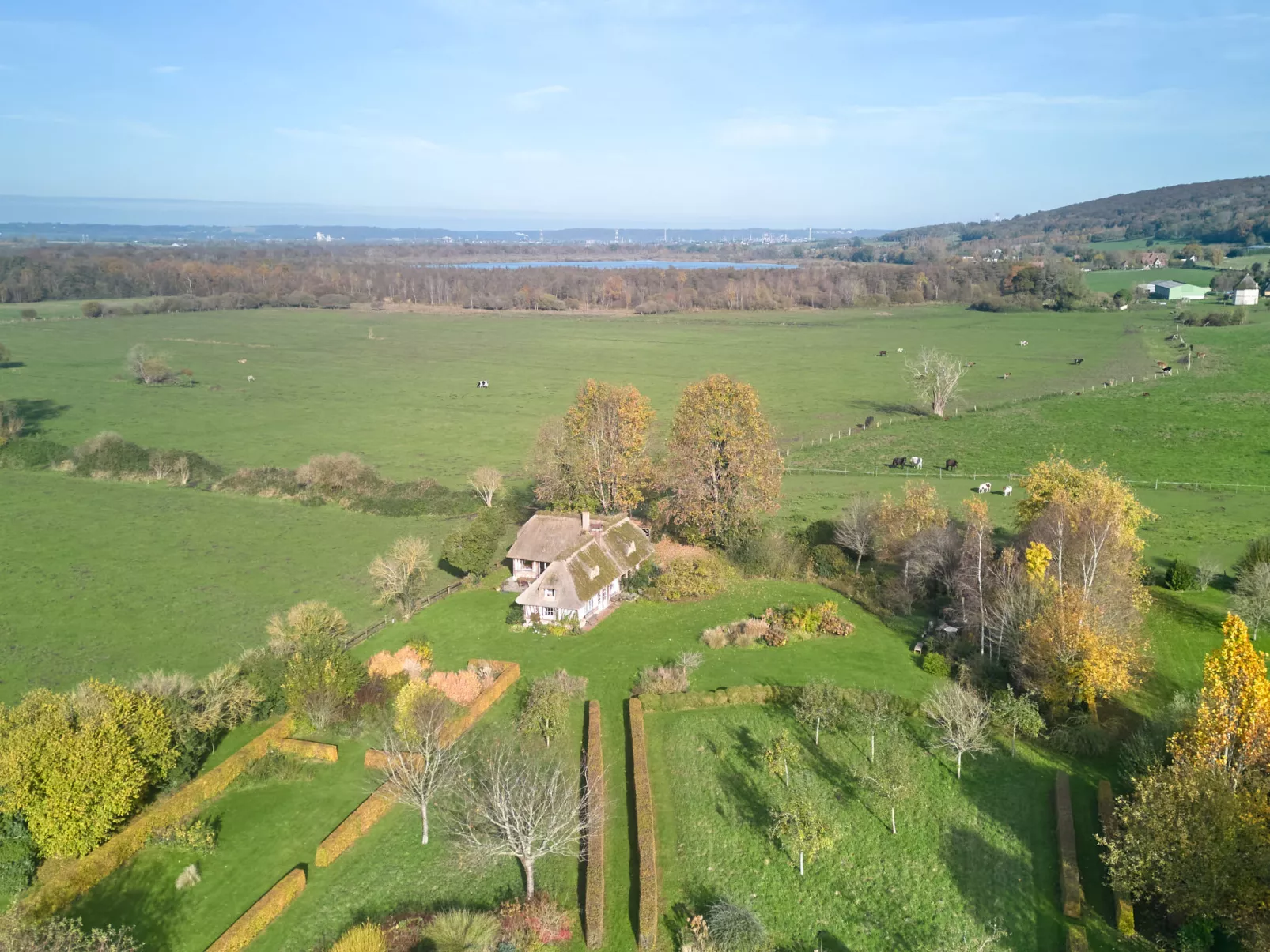 2 Chaumières normande-Outside