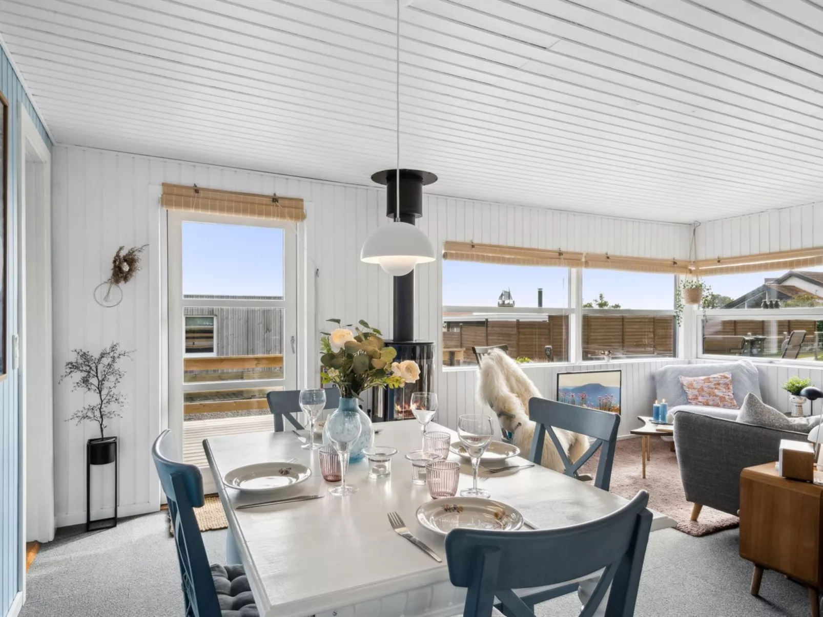"Dagh" - 100m from the sea-Drinnen