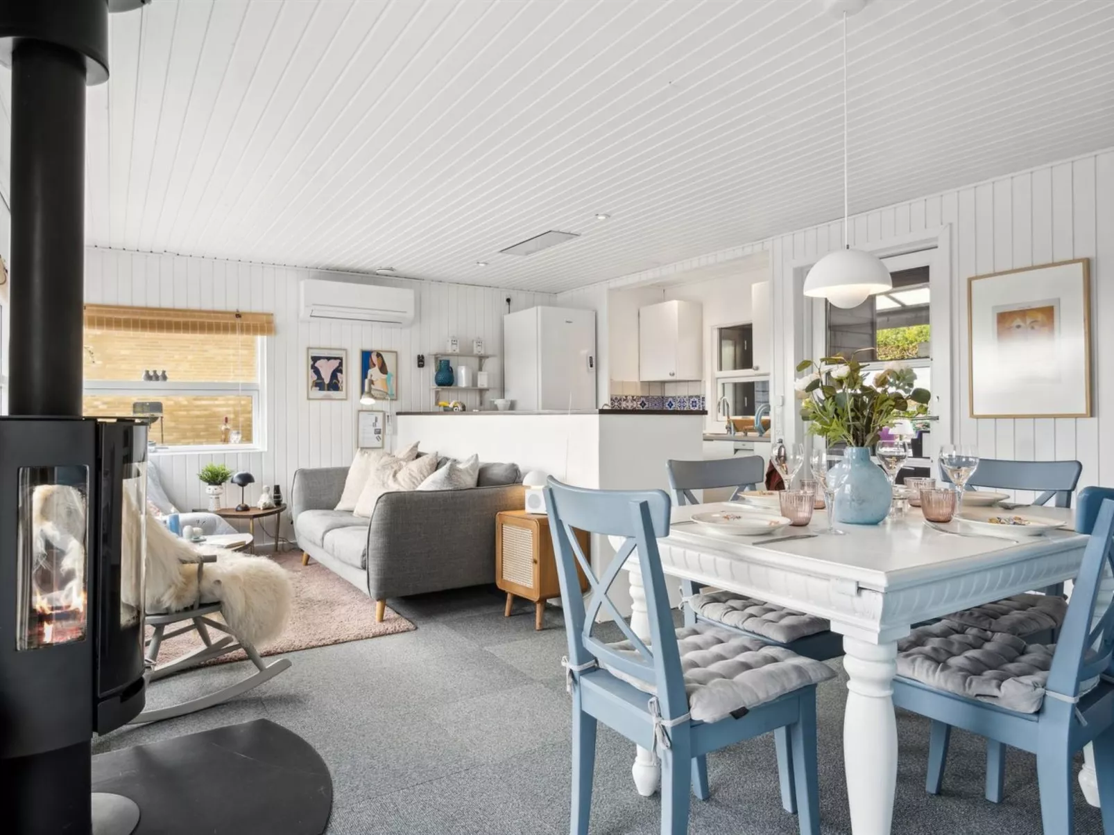 "Dagh" - 100m from the sea-Drinnen