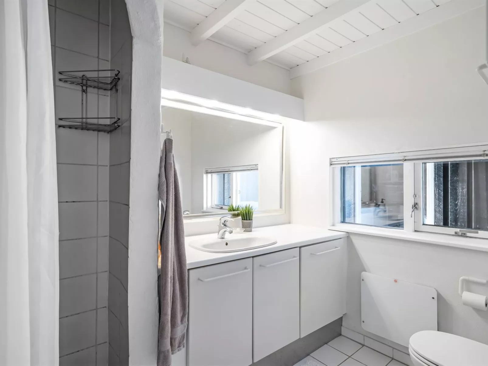 "Naema" - 400m from the sea-Inside