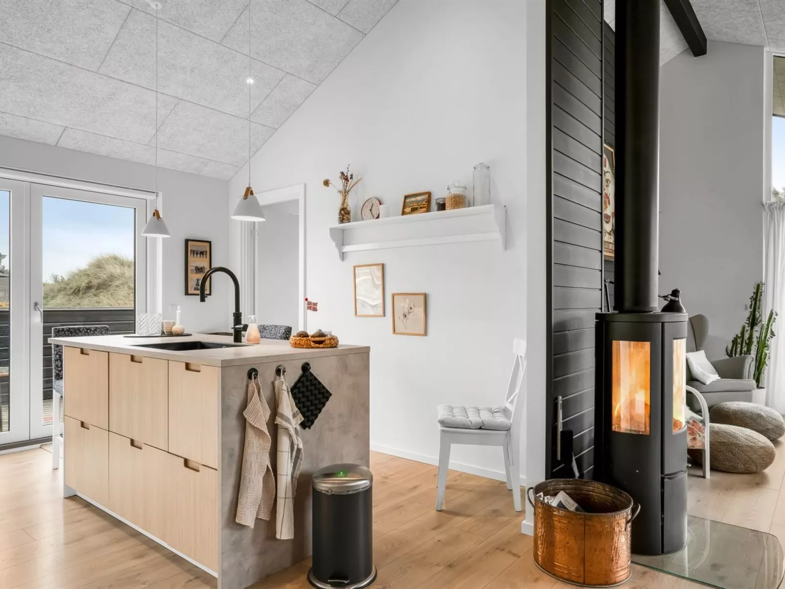 "Thorfin" - 300m from the sea-Drinnen