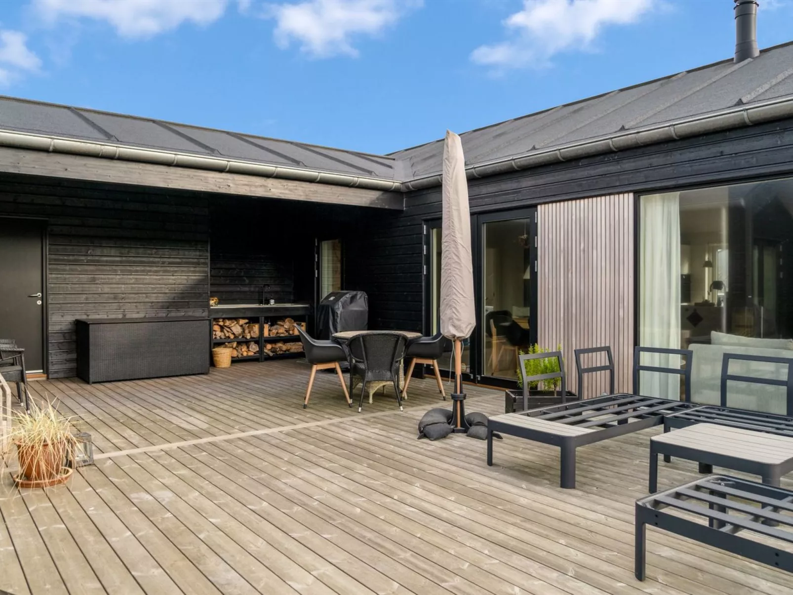 "Thorfin" - 300m from the sea-Draußen