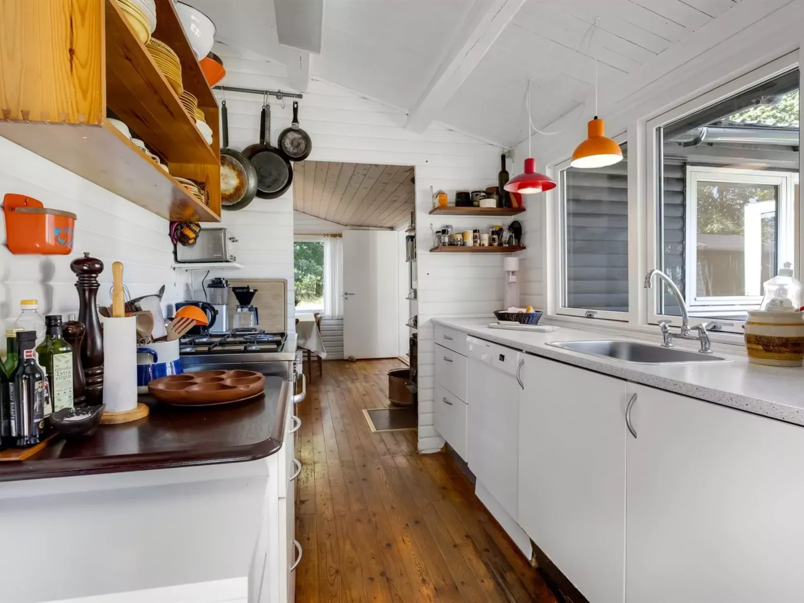 "Kai" - 3.5km from the sea-Inside