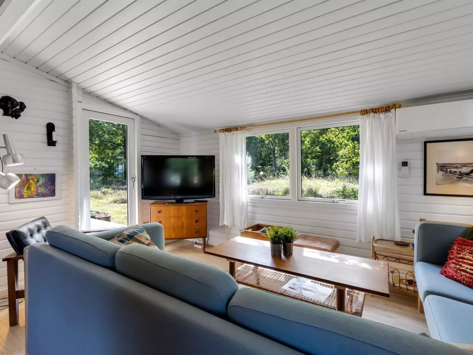 "Kai" - 3.5km from the sea-Inside