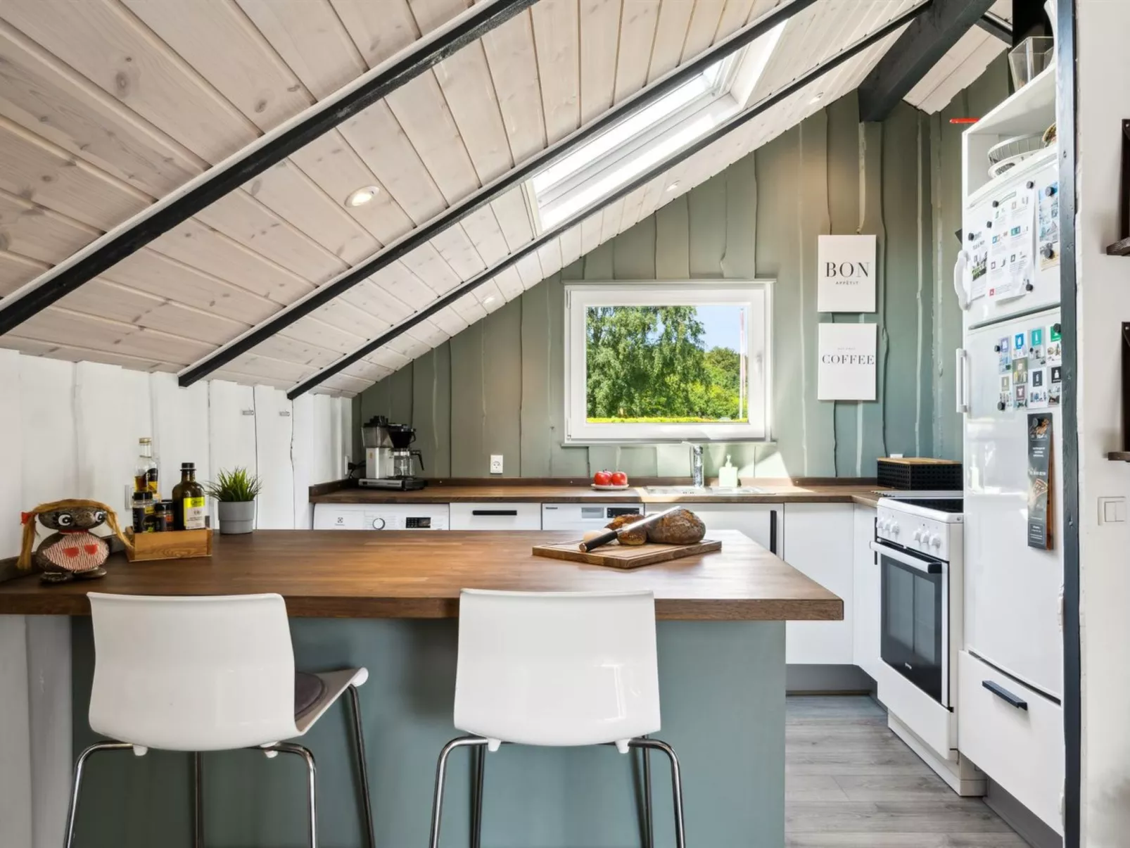 "Erke" - 800m from the sea-Drinnen