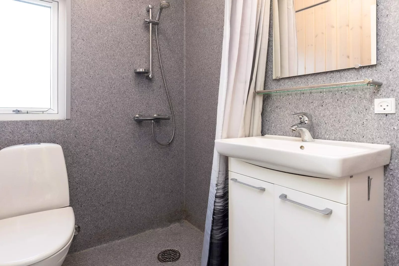 Cabin in camping resort near Sommerland-Indoor