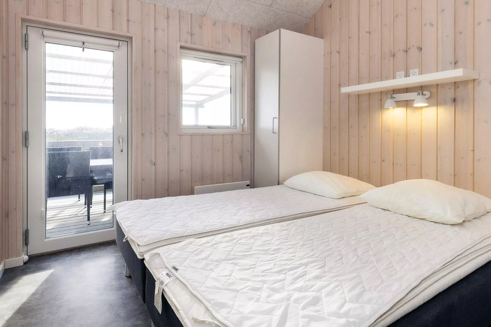 Pretty cabin in camping resort-Indoor