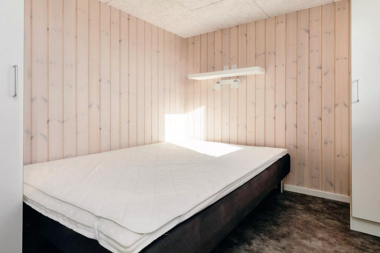 Pretty cabin in camping resort-Indoor