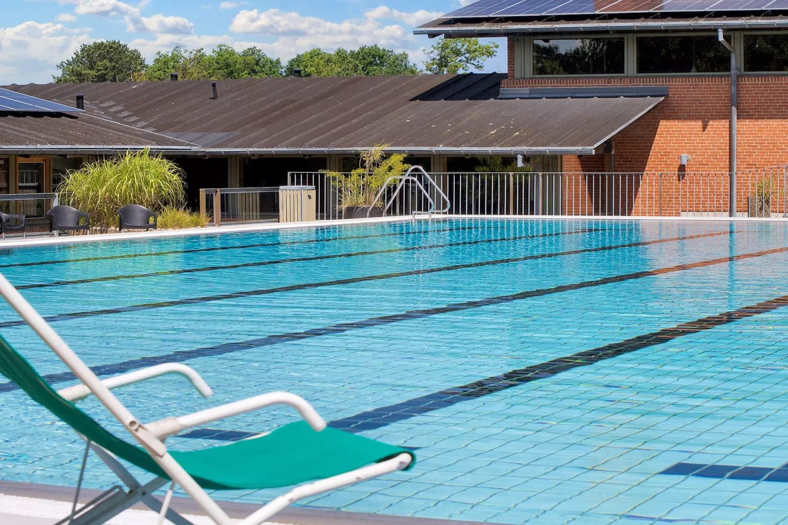 3 room,2 bathrooms w/seeview-Pool