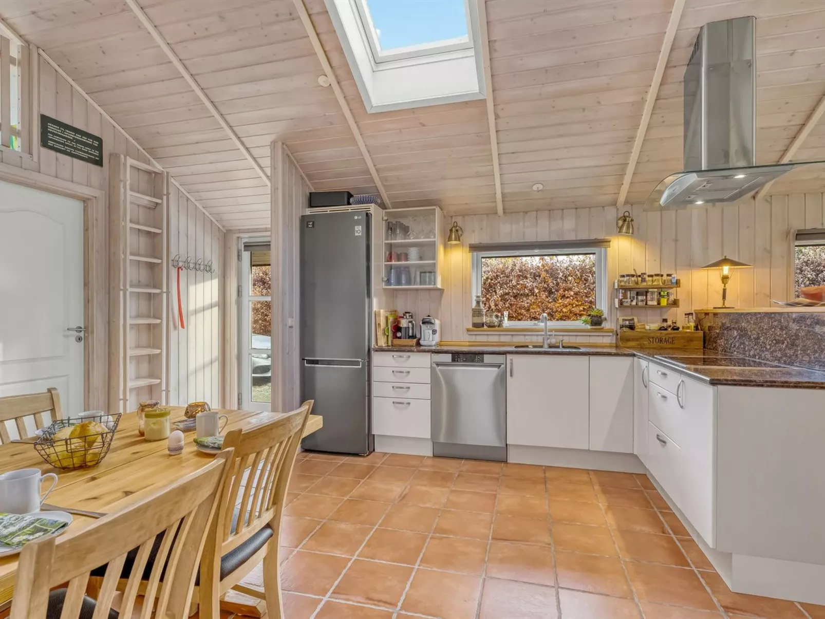 "Wyanet" - 600m from the sea-Drinnen