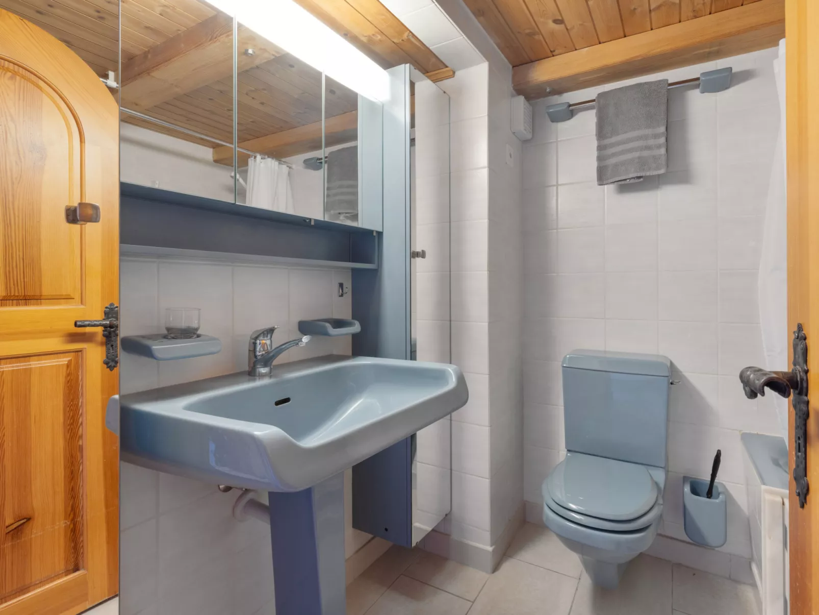 Brissago Blue-Inside