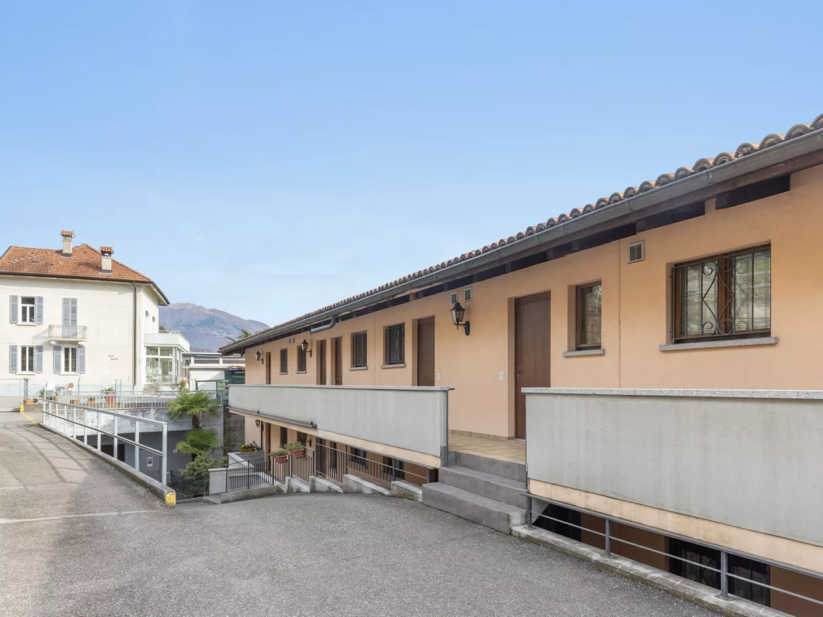 Brissago White-Outside