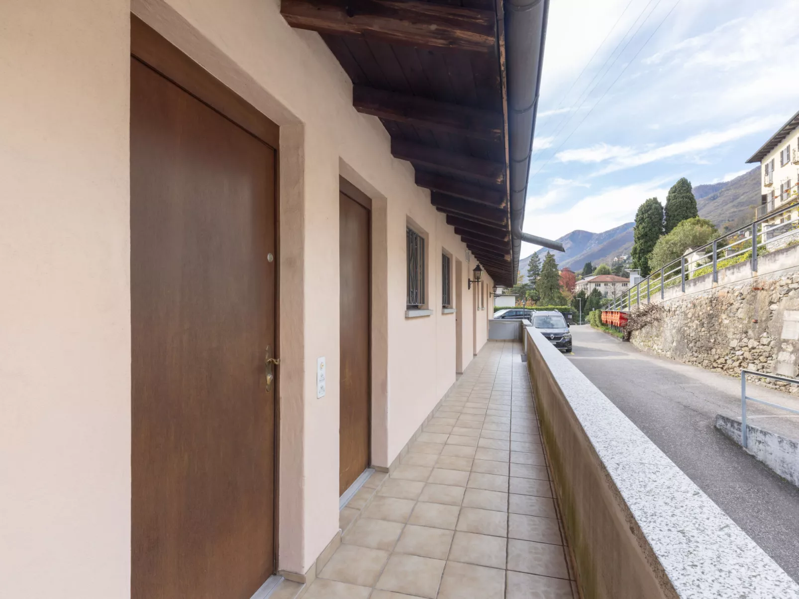 Brissago White-Outside