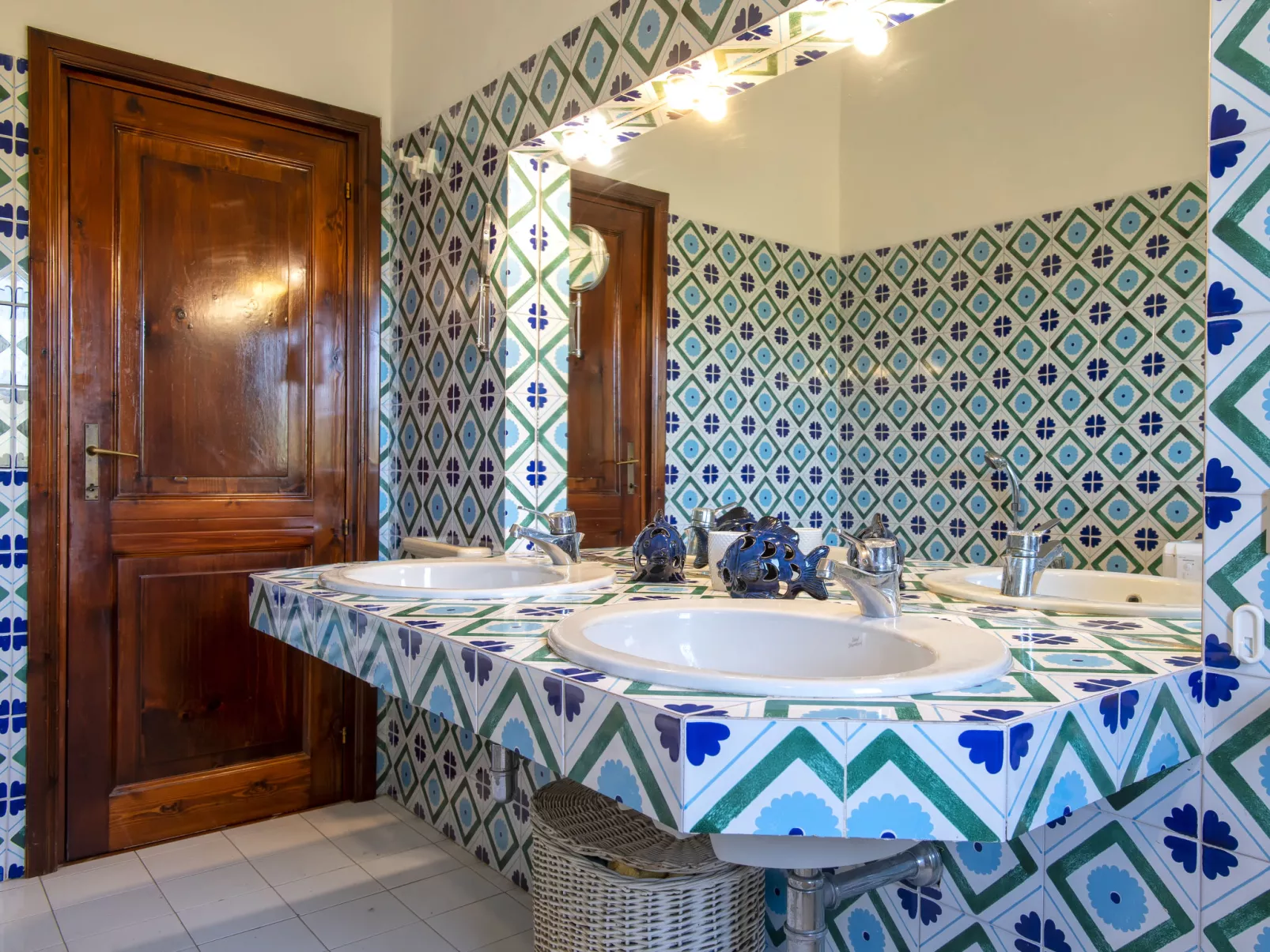 La Giulia Porto Cervo-Inside