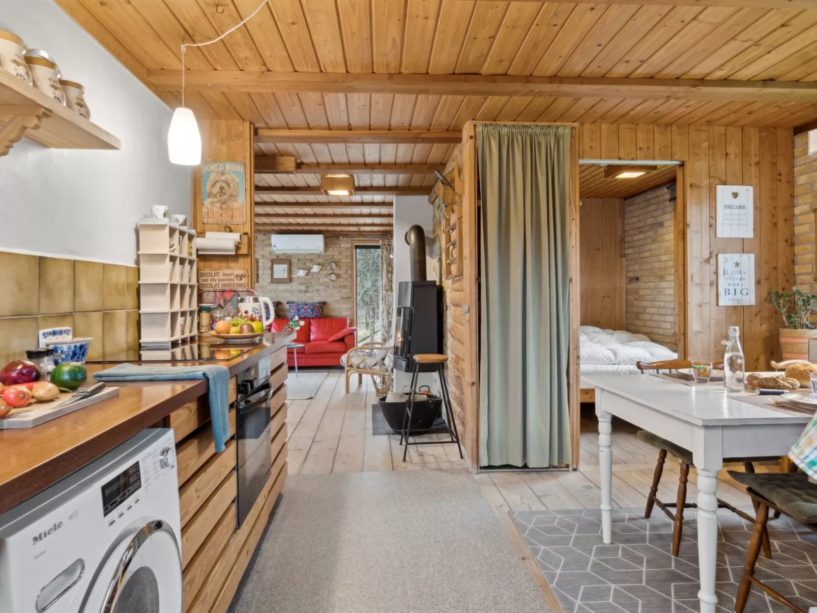 "Svanborg" - 40m from the sea-Drinnen