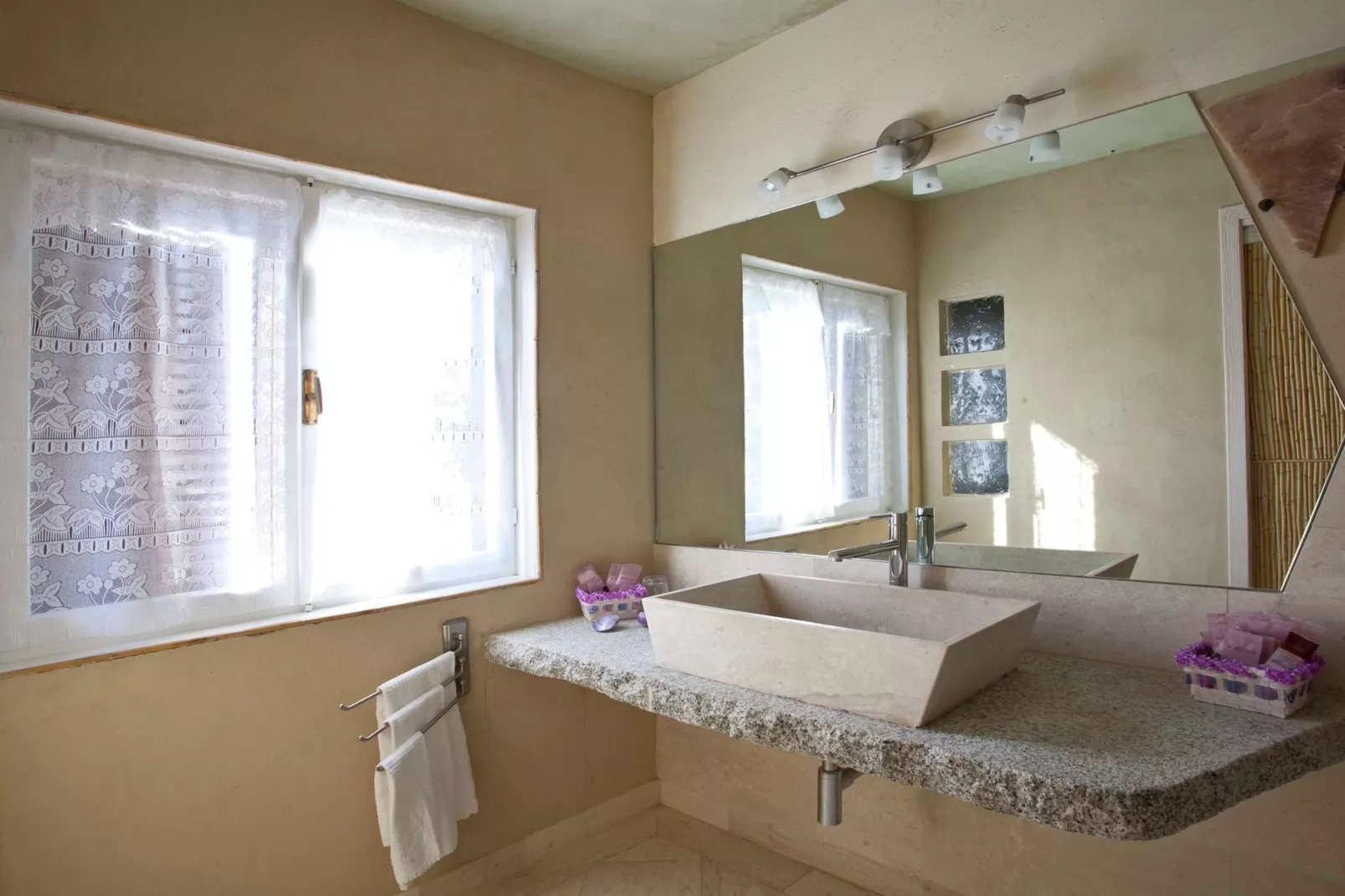 Baia de Bahas Trilo 6-Bathroom