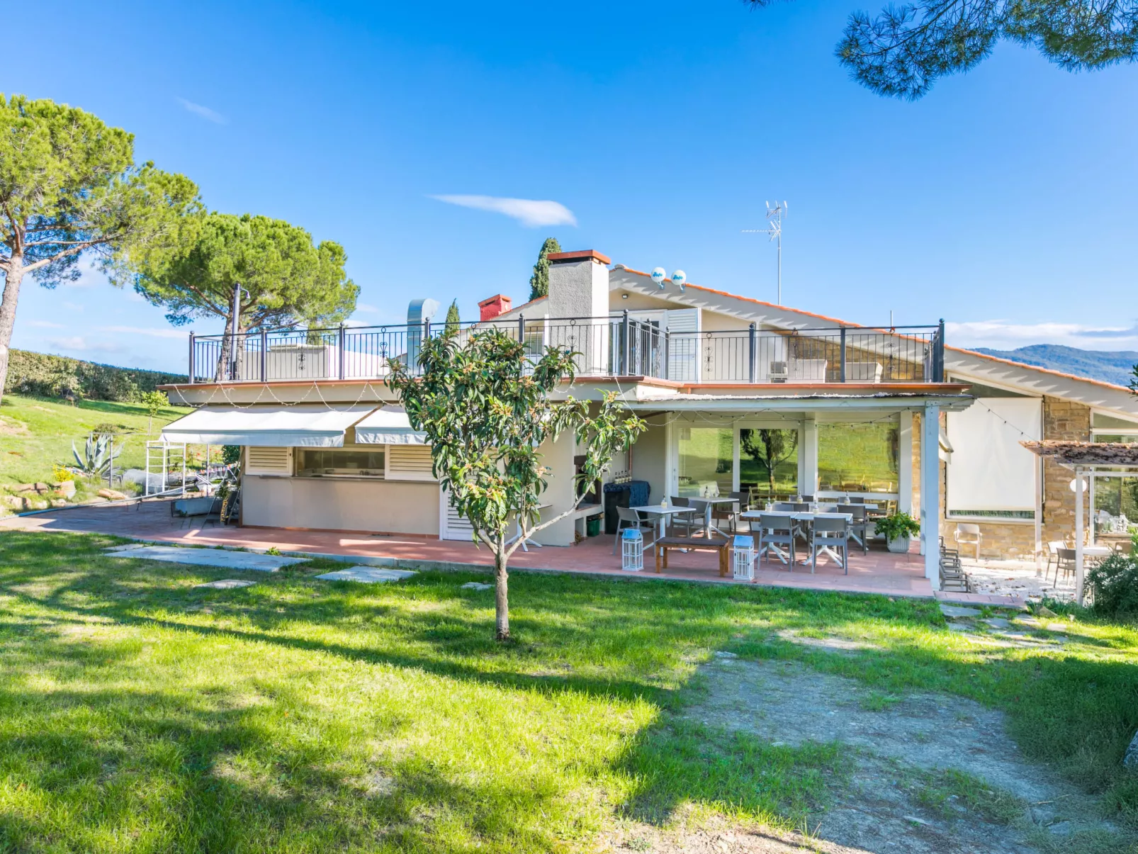 Casa di Palaia-Outside