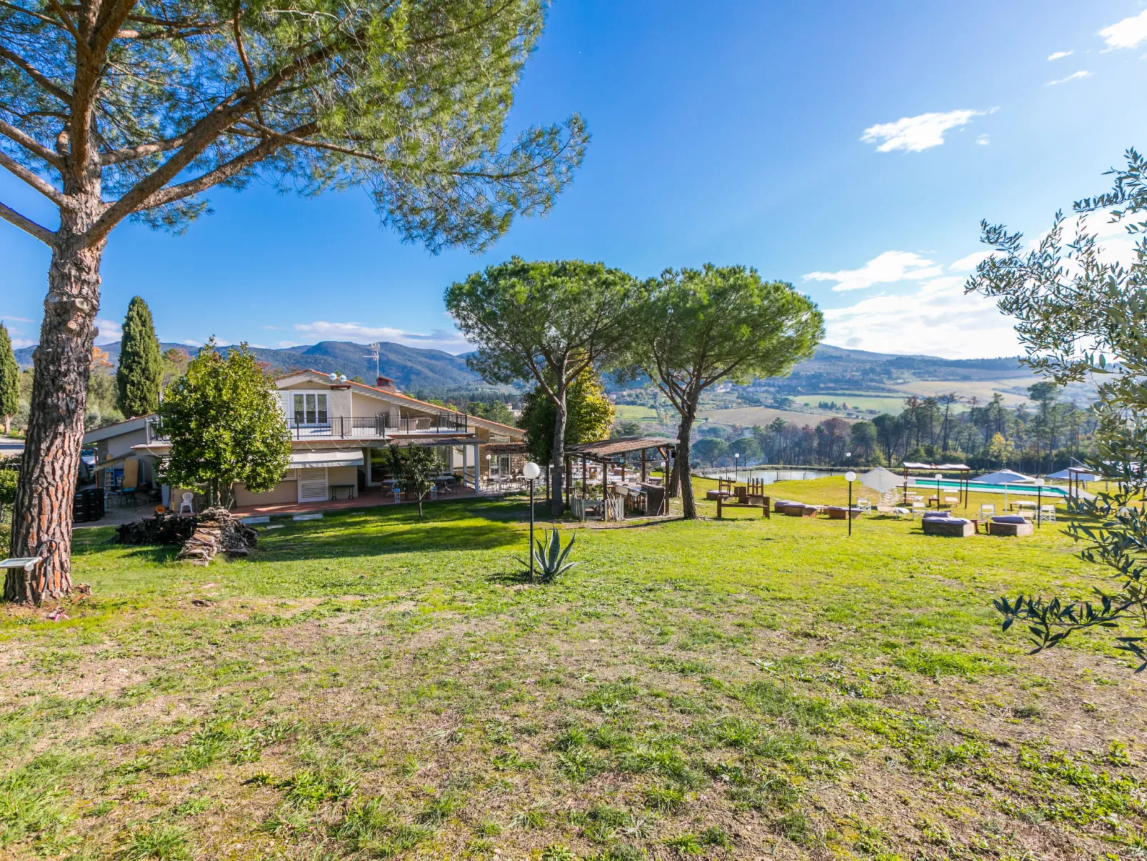 Casa di Palaia-Outside