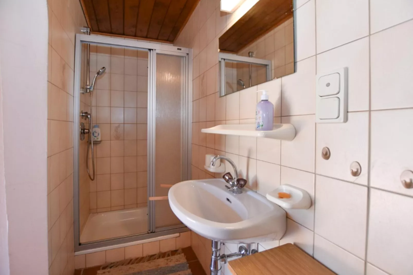 Bungalow in Kitzbühel-Bathroom