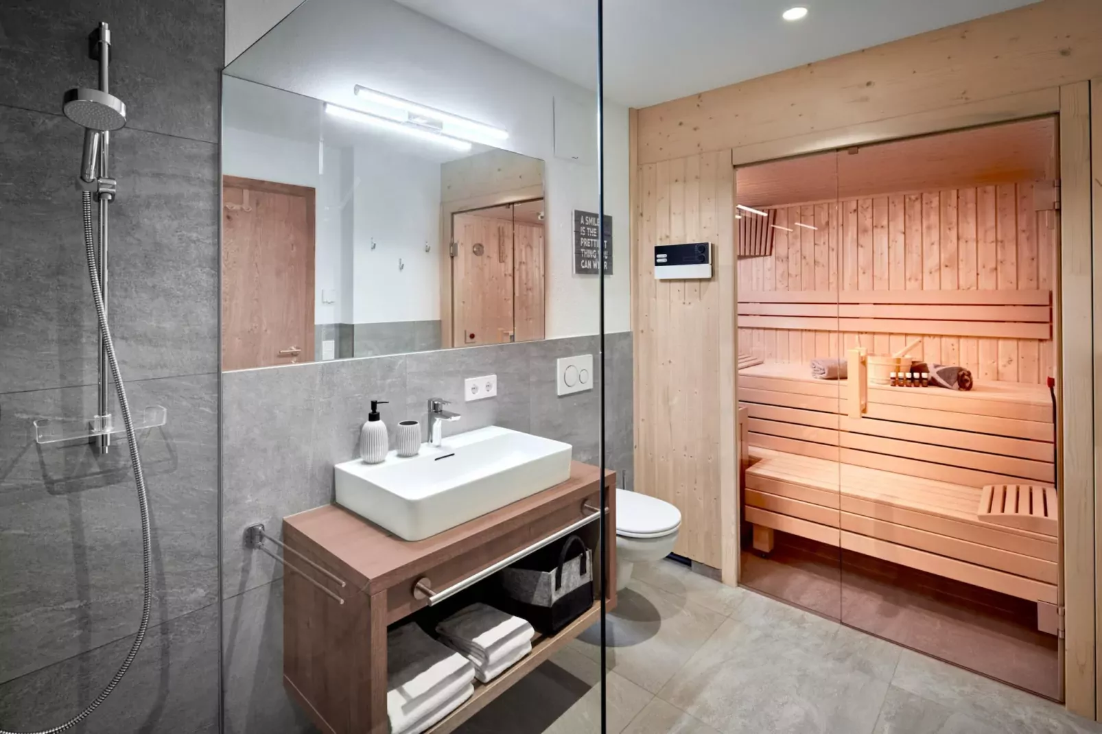 Luxusapartment mit Sauna am Berg-Bathroom