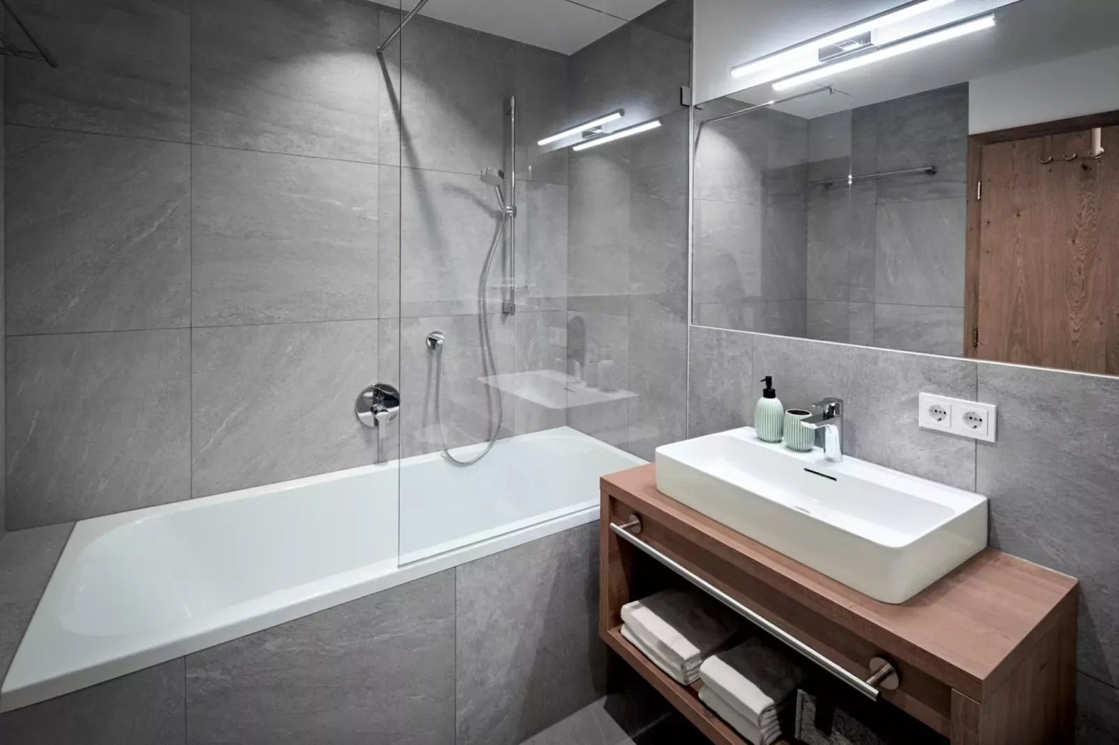 Luxusapartment mit Sauna am Berg-Bathroom
