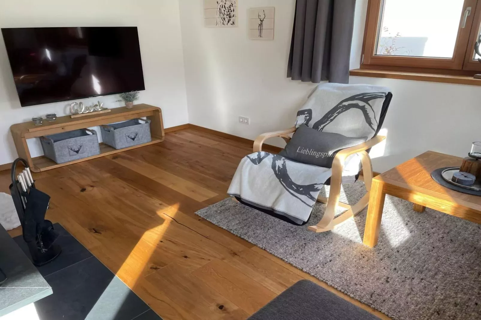 Luxusapartment mit Sauna am Berg-Living room