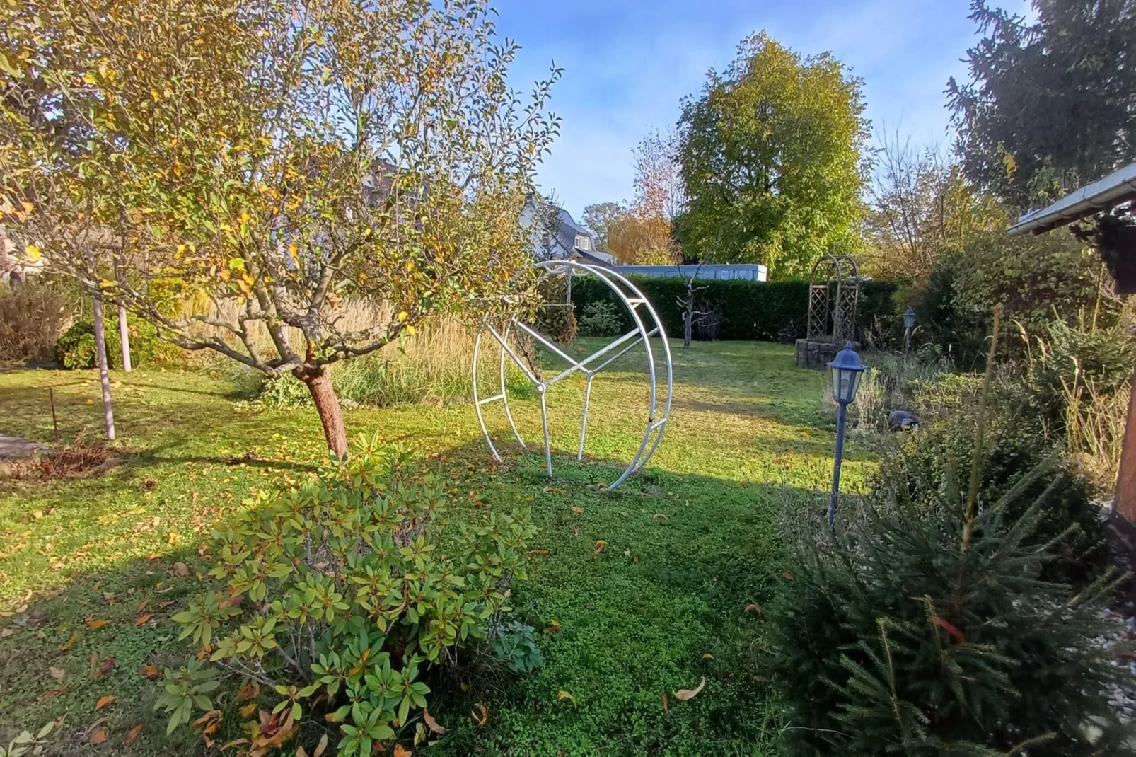 Schönes Ferienhaus in Ortrand in Süd-Brandenburg-Gardens summer