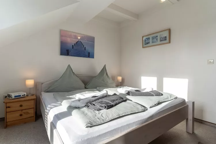 Twentyseven-Bedroom