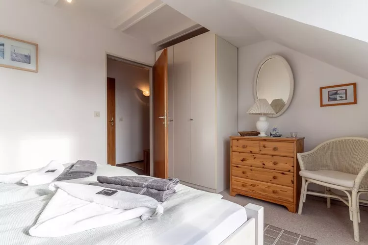 Twentyseven-Bedroom