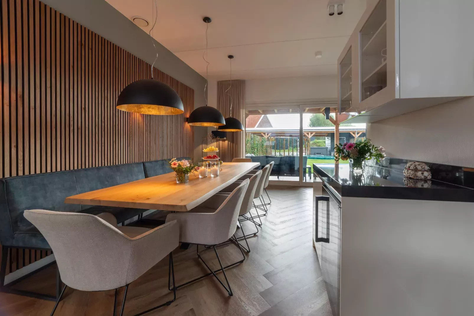 12 persoons Stadvilla met Jacuzzi-Salle à manger