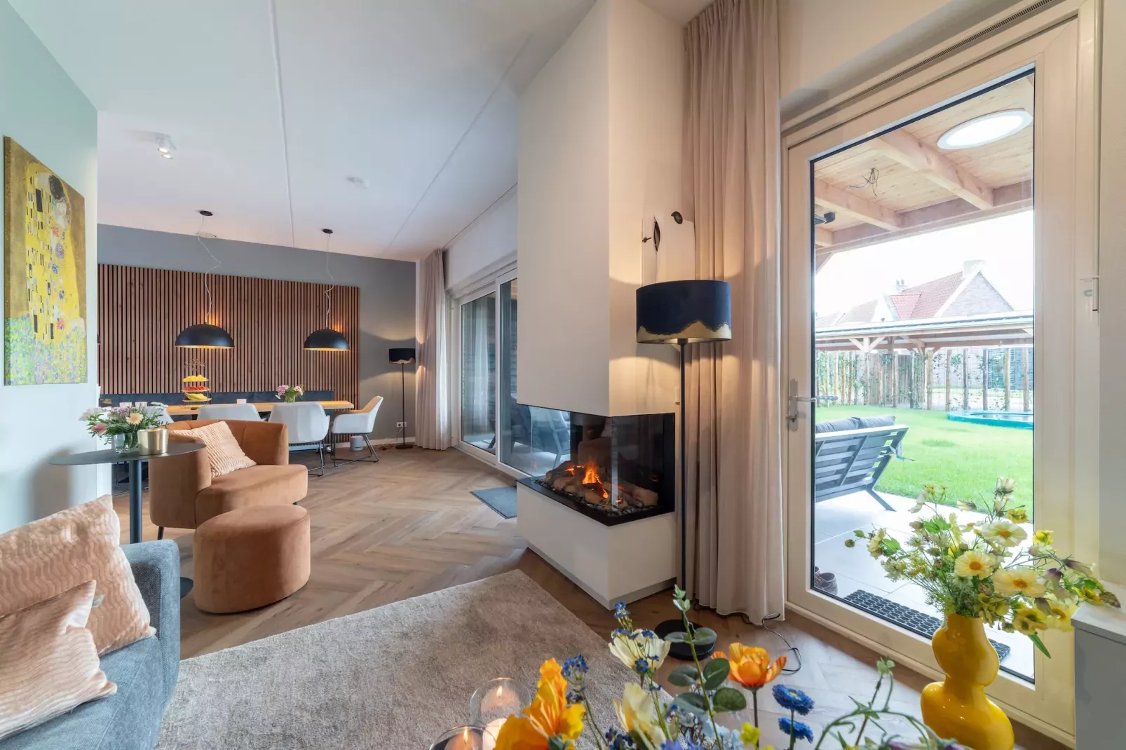 12 persoons Stadvilla met Jacuzzi-Salon