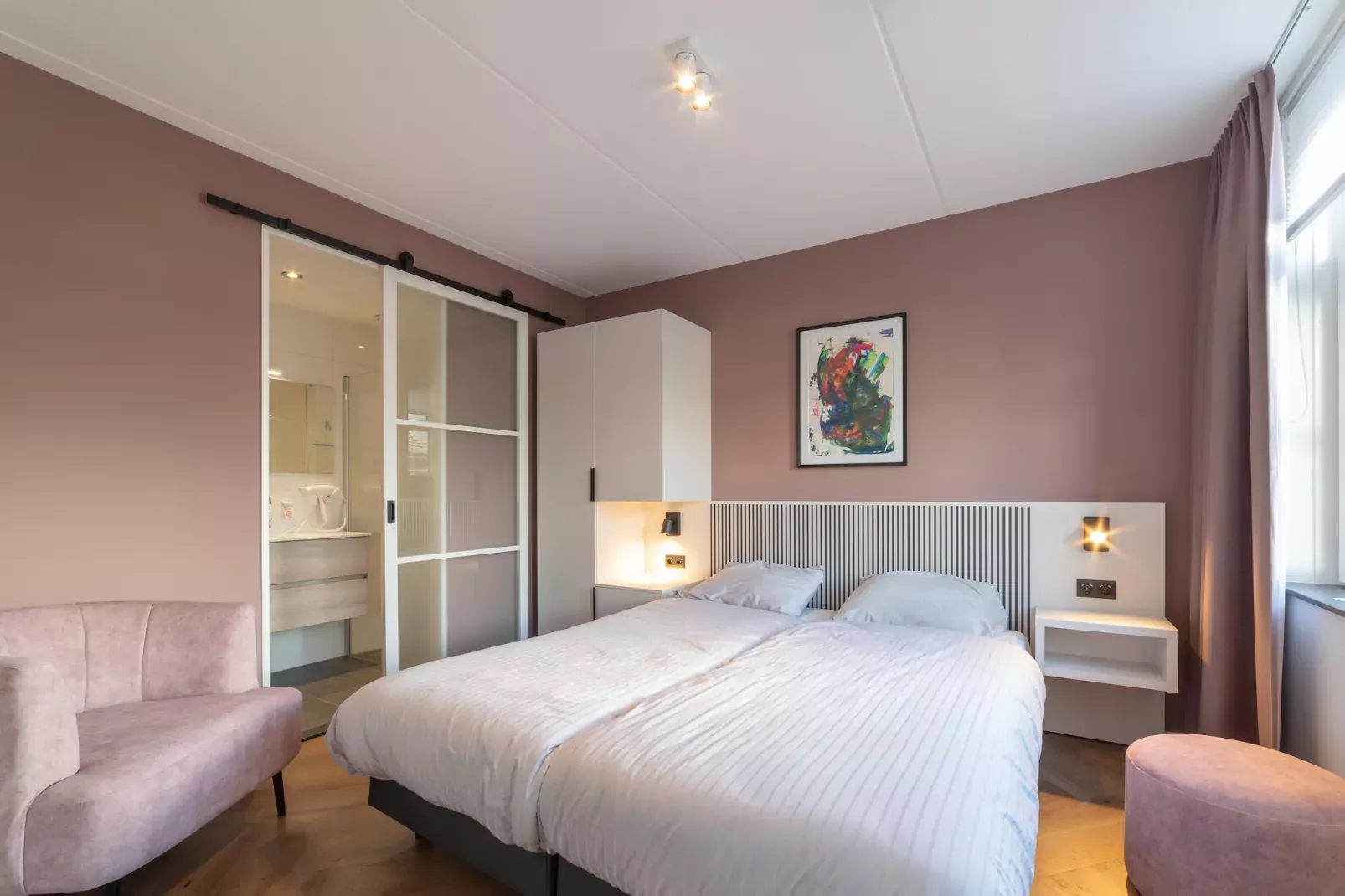 12 persoons Stadvilla met Jacuzzi-Chambre
