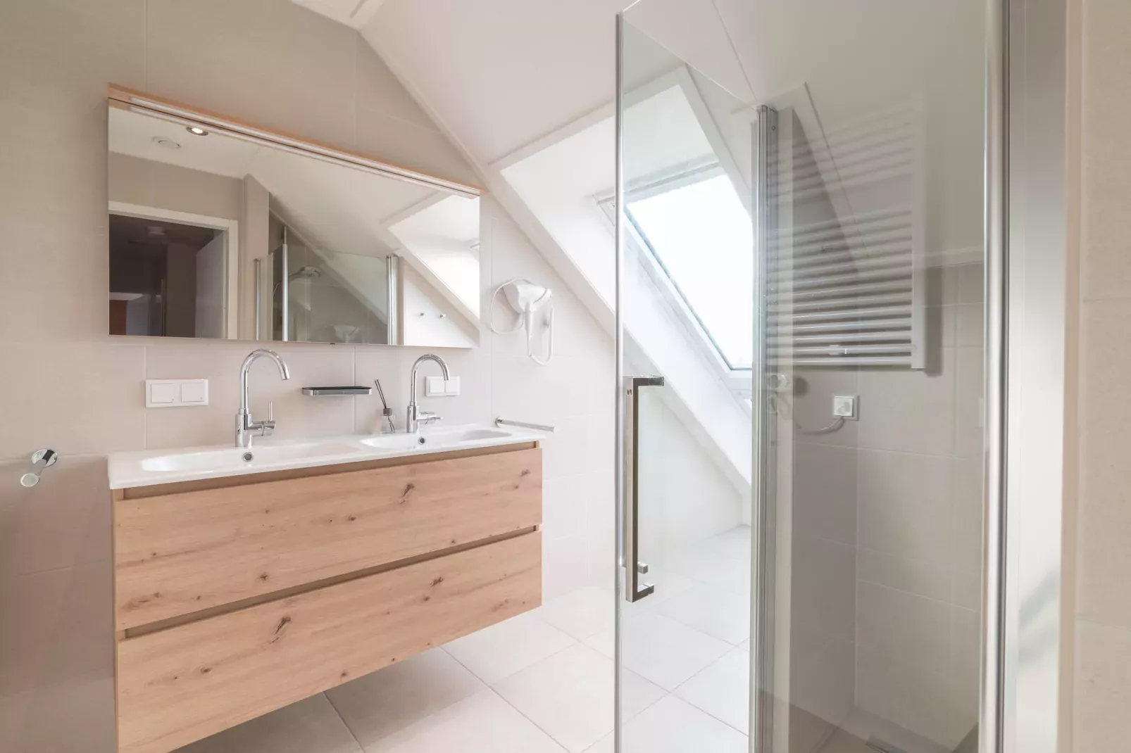12 persoons Stadvilla met Jacuzzi-Salle de bain