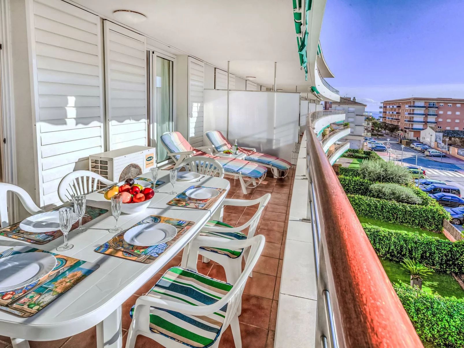 Marina Palace-Outside