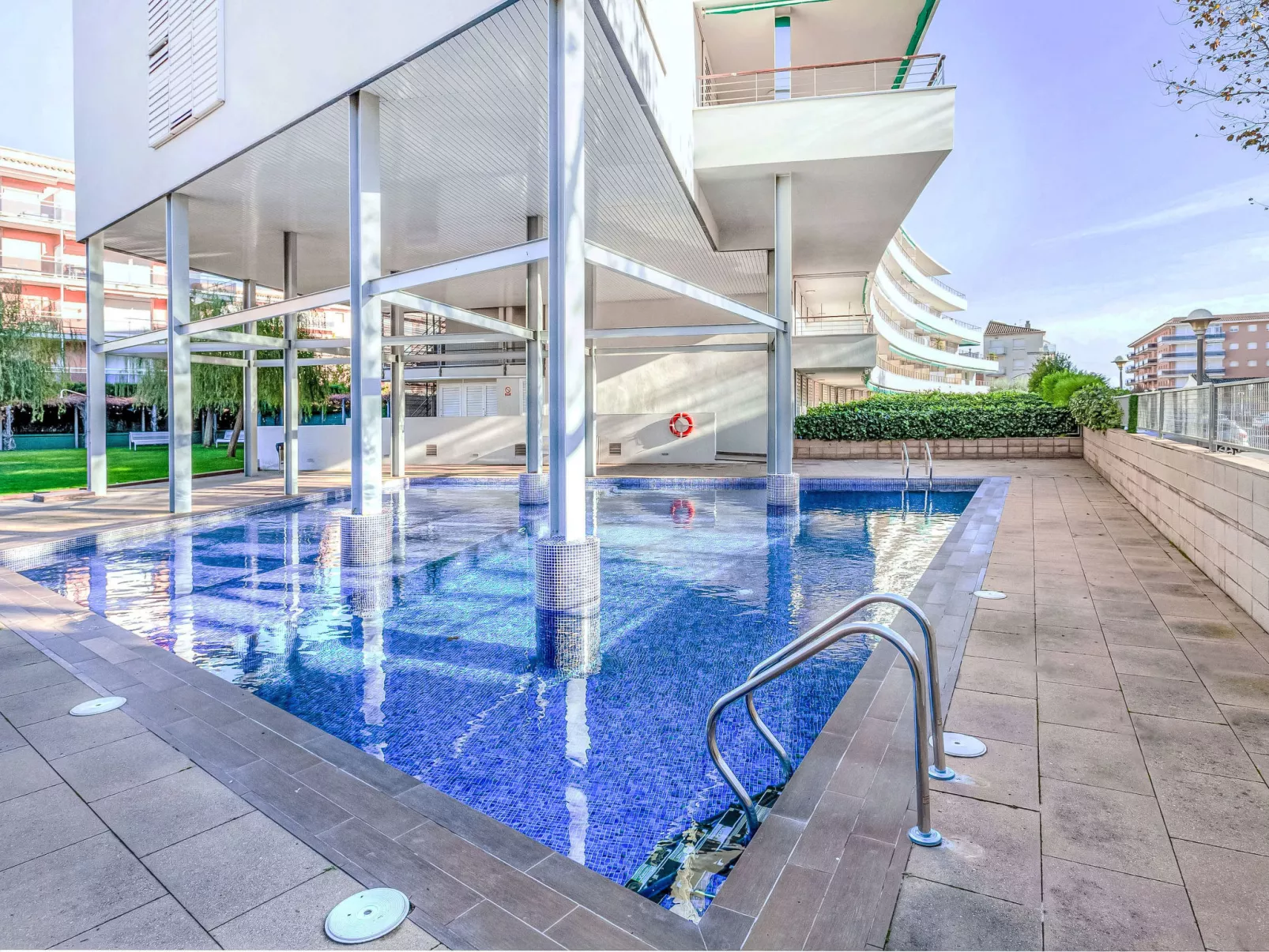 Marina Palace-Outside