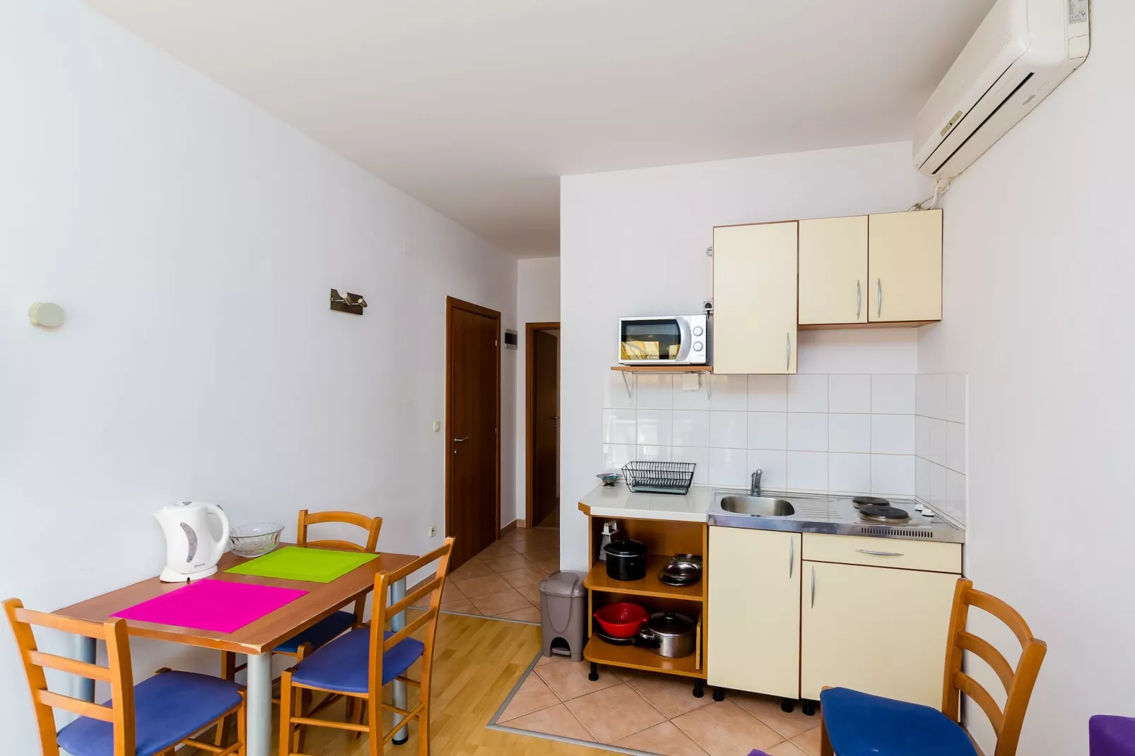 Apartments Princ Hrvoje- Studio With Balcony-Küche