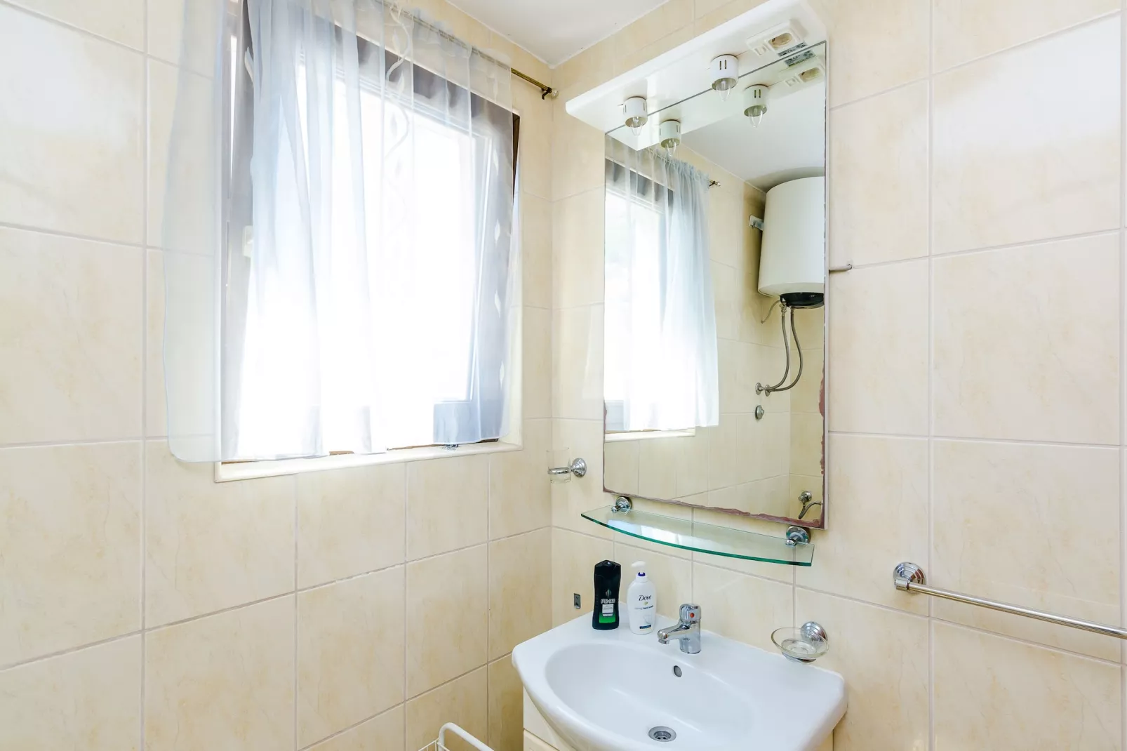 Apartments Princ Hrvoje- Studio With Balcony-Badezimmer