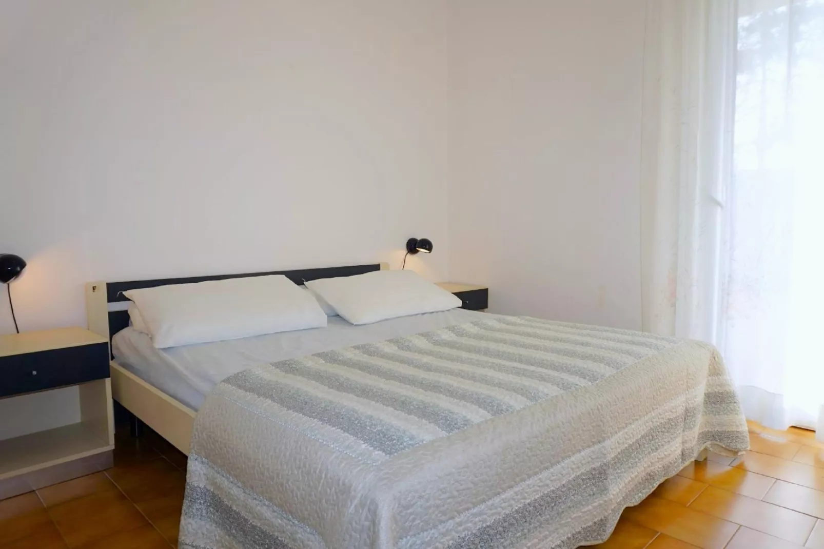 LN 20/75-Schlafzimmer
