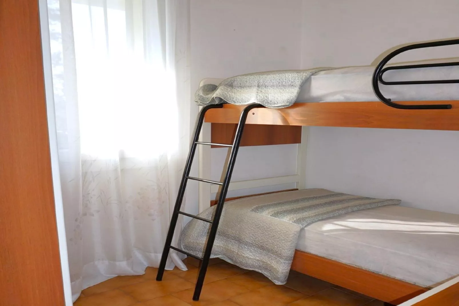 LN 20/75-Schlafzimmer