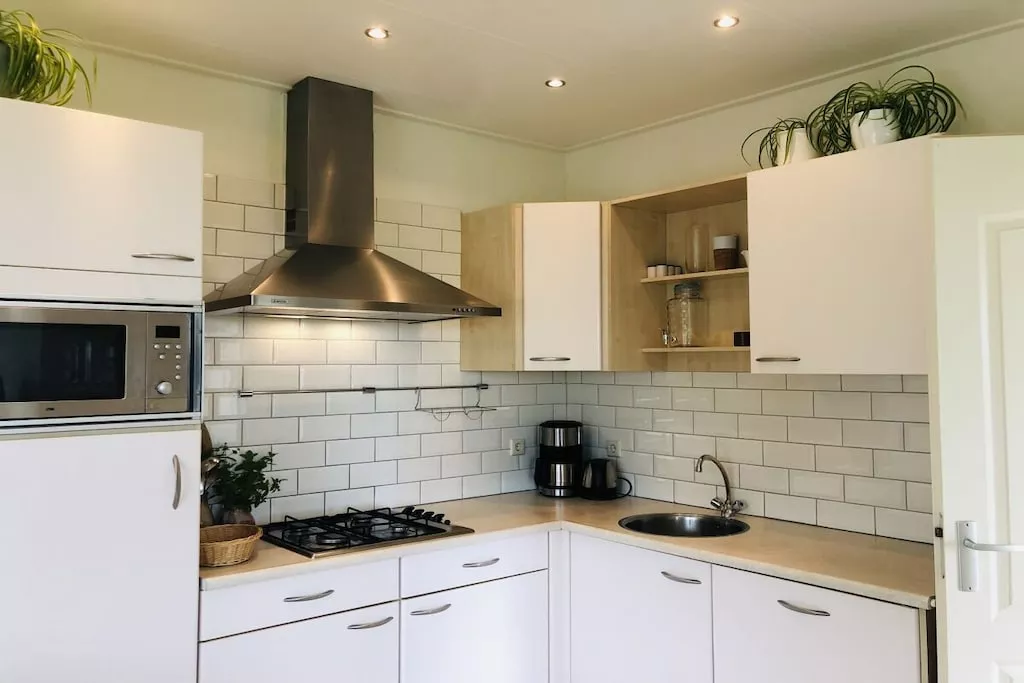 495316-Kitchen