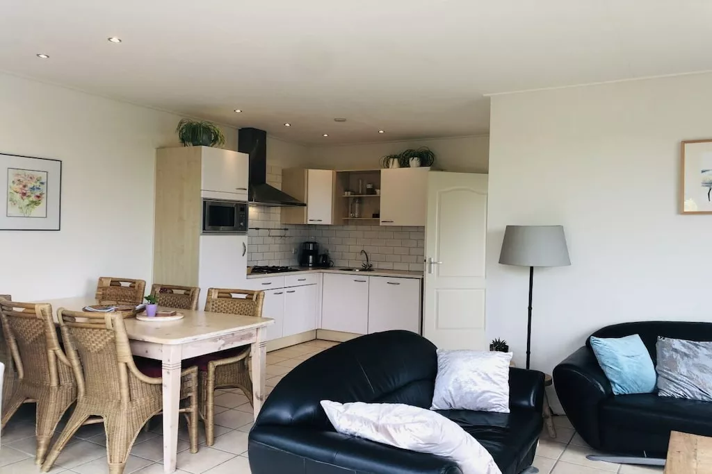 495316-Living room